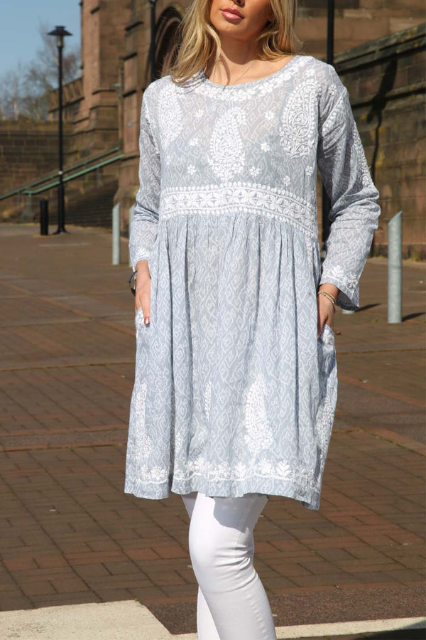 Sienna Embroidered Pocket Lawn Kurta In Grey